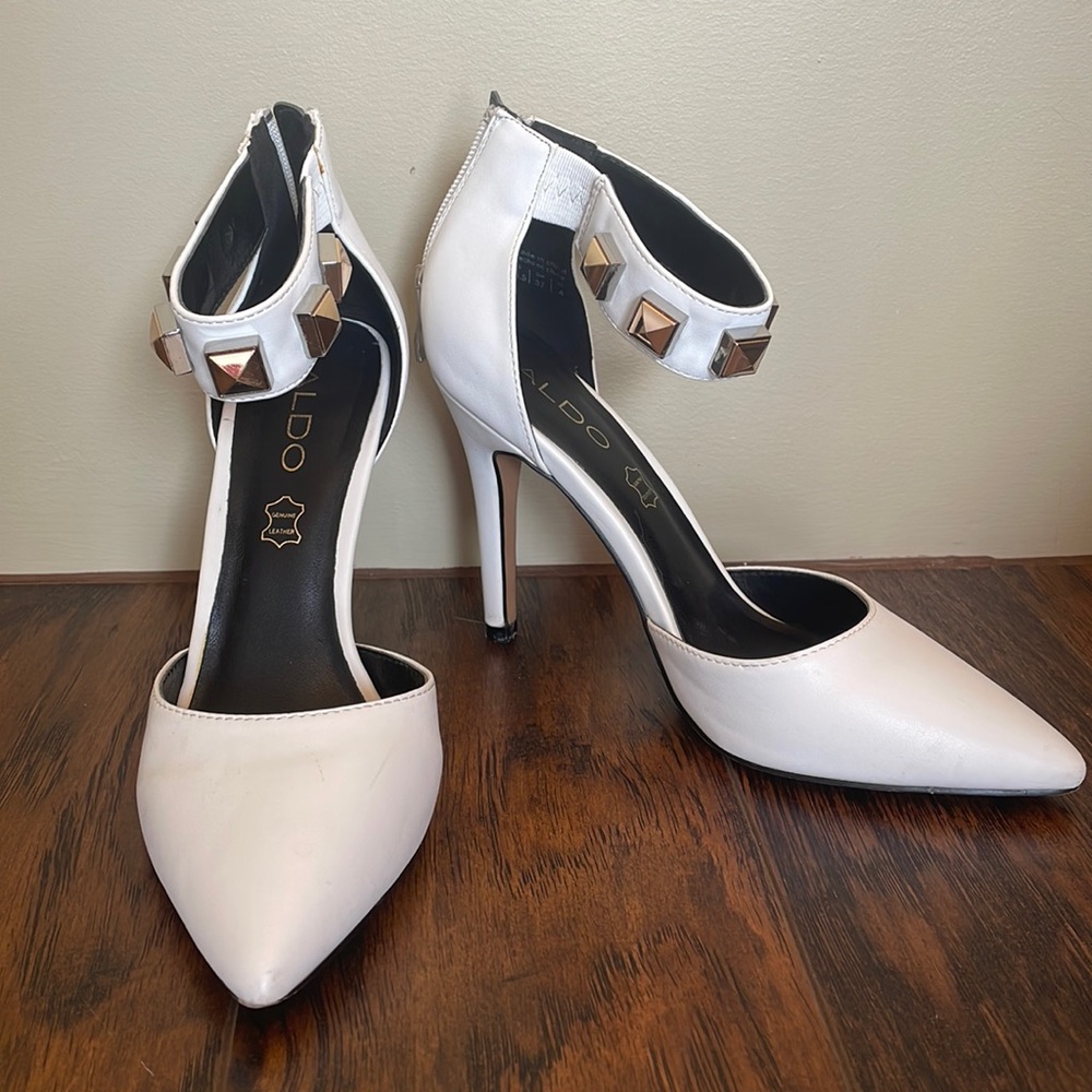 White Aldo Heals